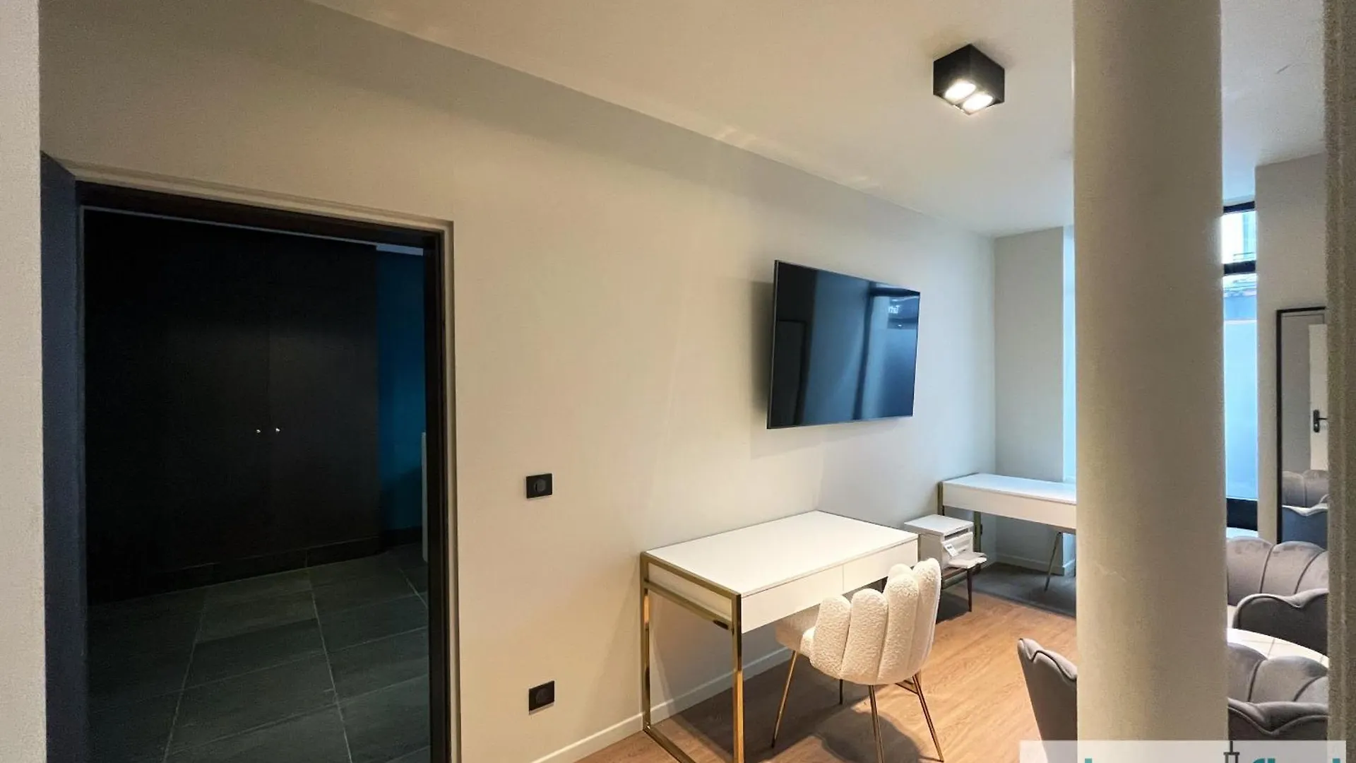 דירות Urban Flat 108 - Stunning 4 Bdr Flat In פריז